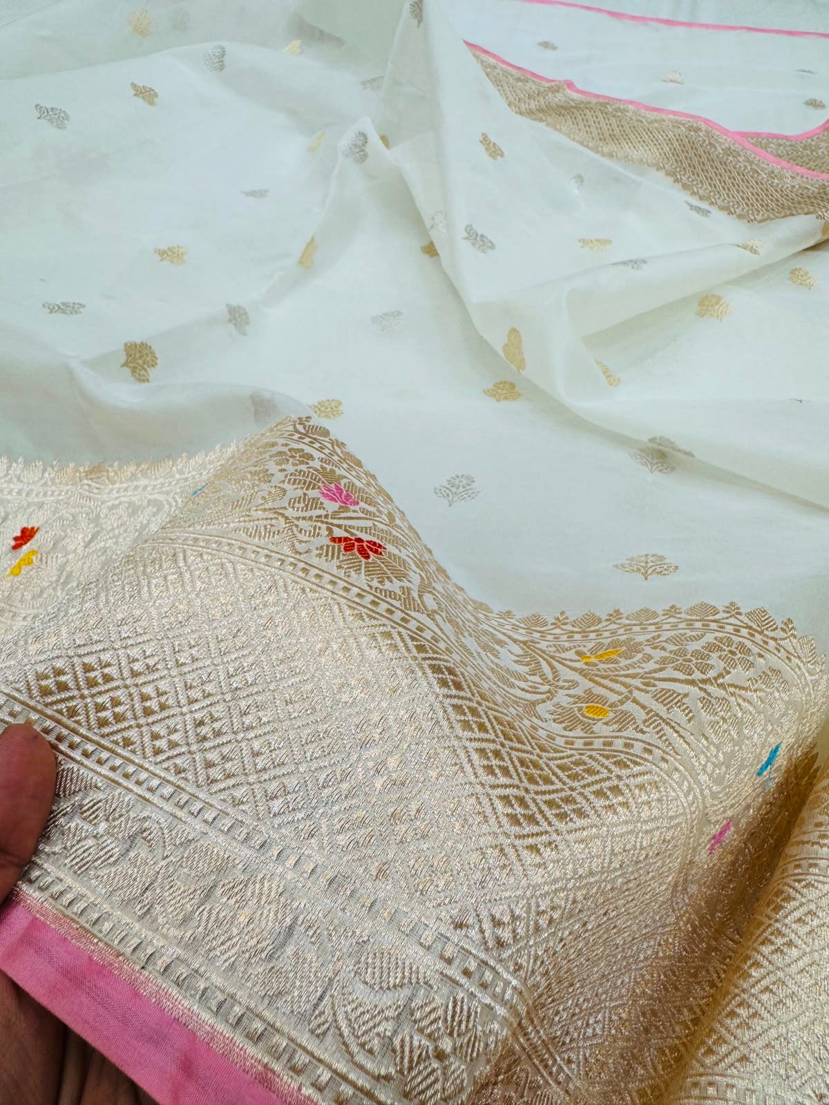 Kora Organza Kaduwa Buti Saree