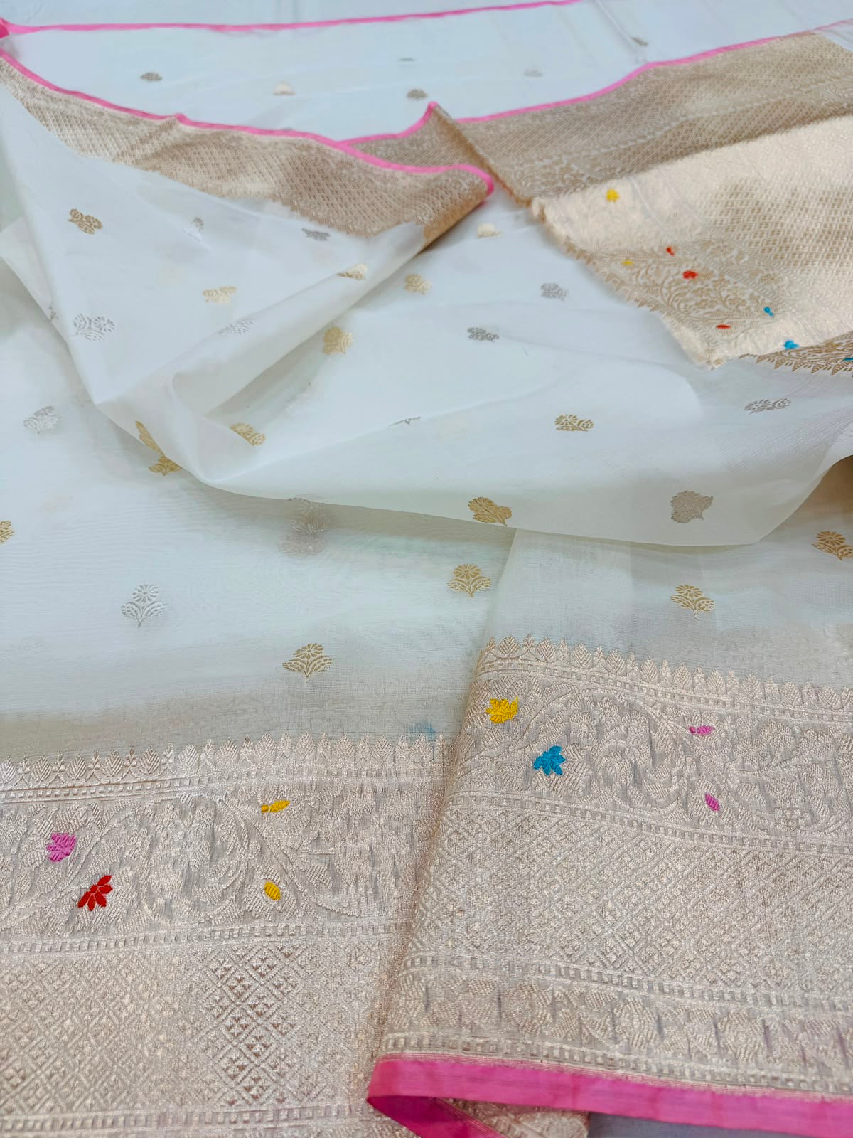 Kora Organza Kaduwa Buti Saree