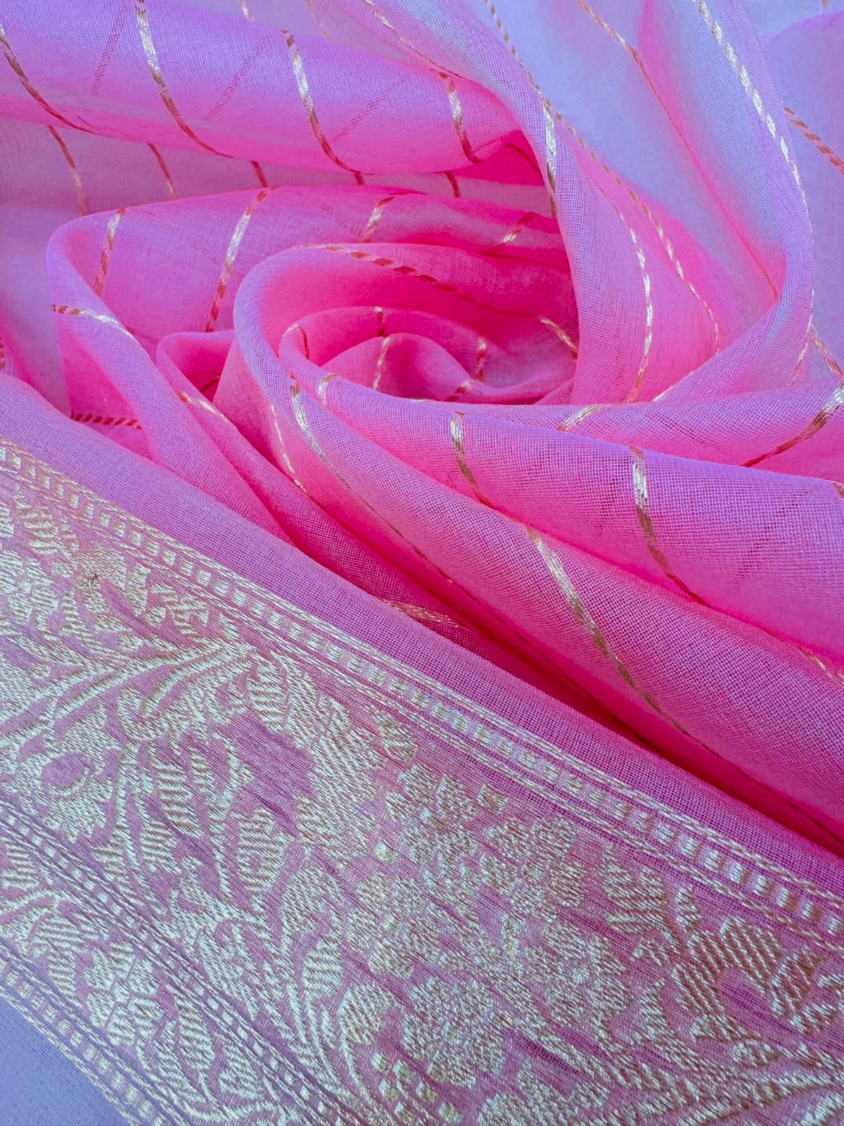 Kora Organza Kaduwa Buti Saree