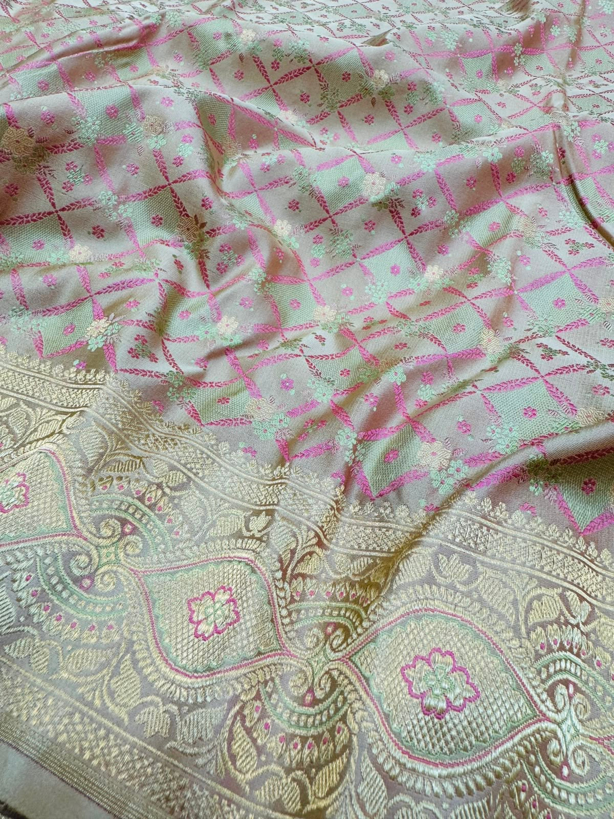 Satin Tanchoi Buti Saree
