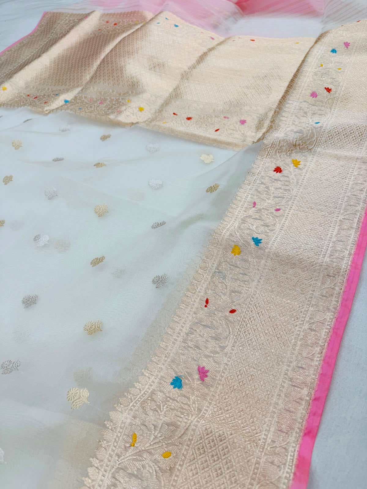 Kora Organza Kaduwa Buti Saree